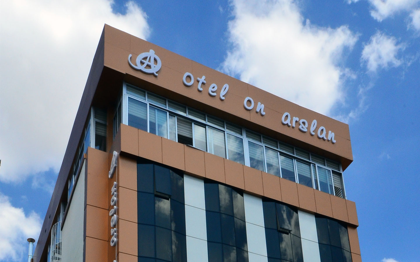On Arslan Oteli web sitesi görseli